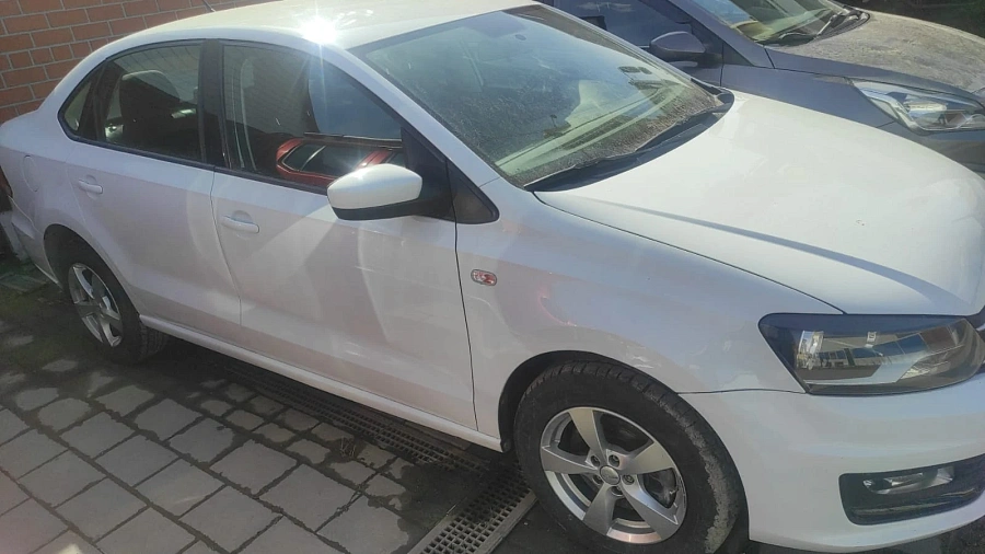Volkswagen Polo, 2015г., передний привод, автомат