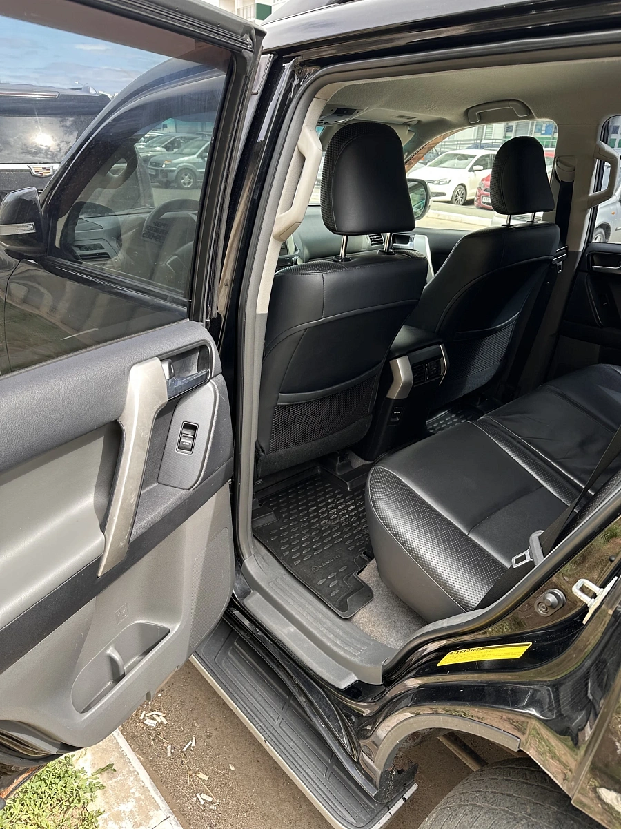 Toyota Land Cruiser Prado, 2010г., полный привод, автомат