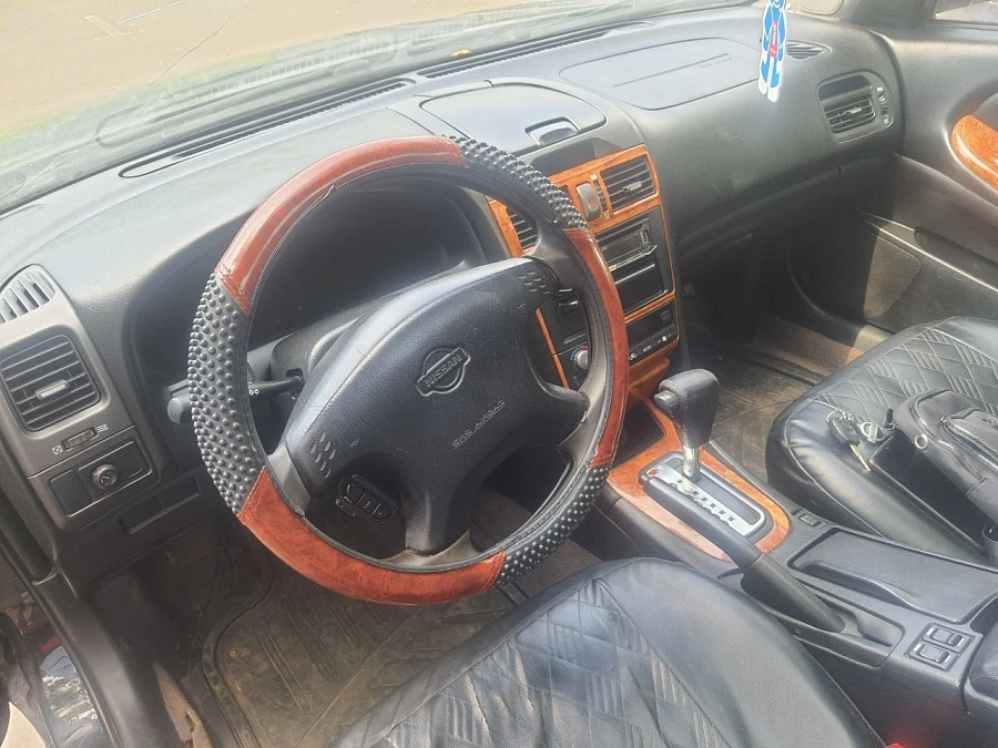 Nissan Maxima, 2003г., передний привод, автомат