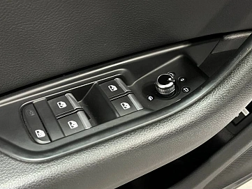 Audi A4, 2019г, передний привод, робот