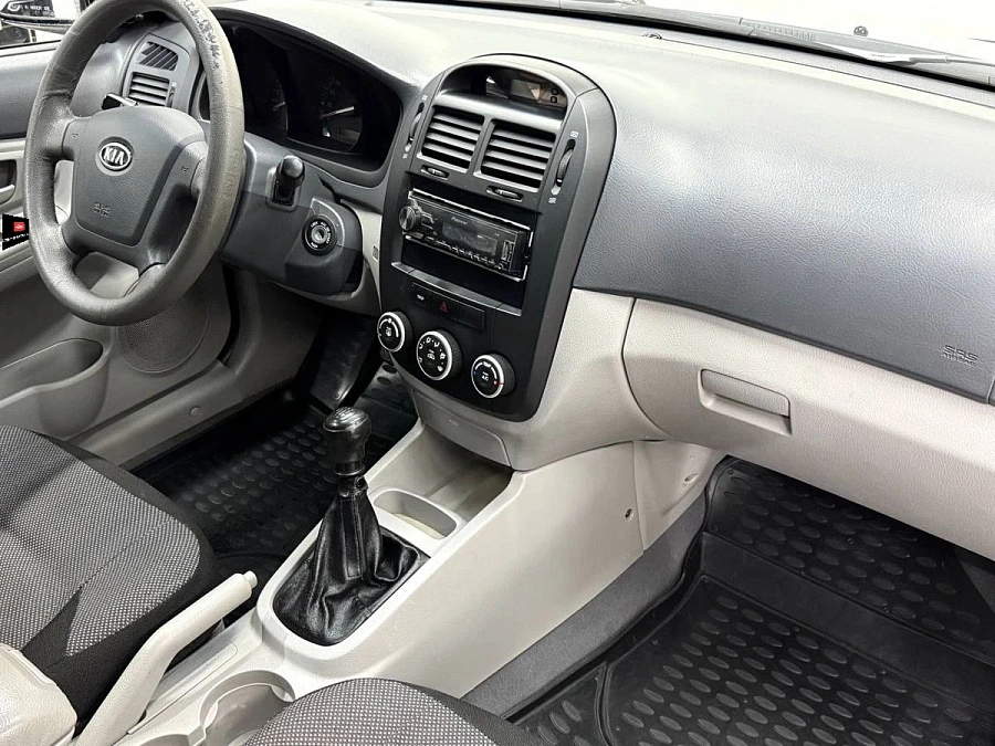 Kia Cerato, 2008г., передний привод, механика