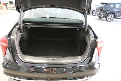 Hongqi H5, 2024г, передний привод, автомат