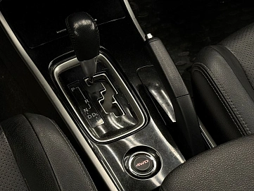 Mitsubishi Outlander, 2018г, передний привод, вариатор