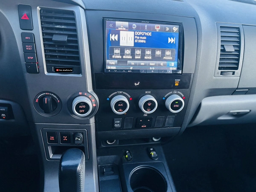 Toyota Sequoia, 2010г., полный привод, автомат