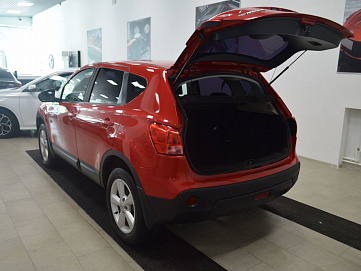Nissan Qashqai, 2008г, передний привод, механика