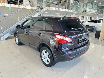 Nissan Qashqai, 2010г, передний привод, механика