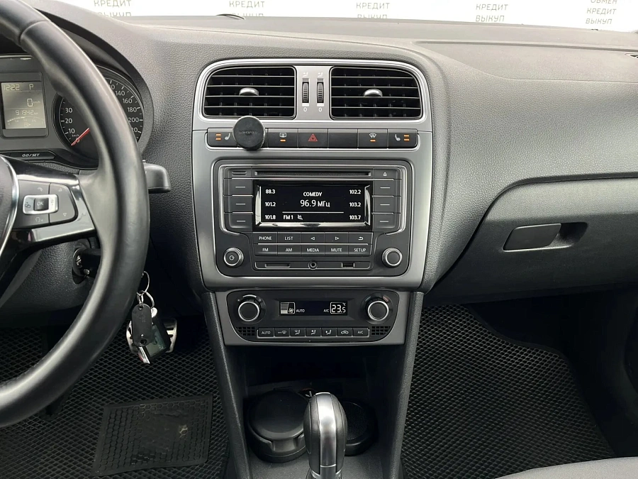 Volkswagen Polo, 2017г., передний привод, автомат
