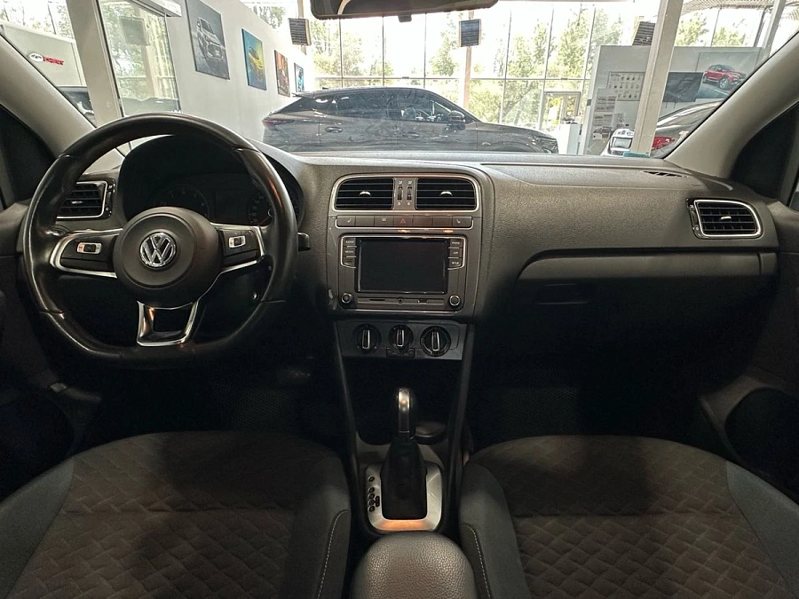Volkswagen Polo, 2020г., передний привод, автомат