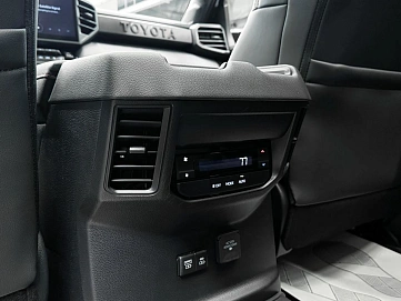 Toyota Sequoia, 2025г, полный привод, автомат