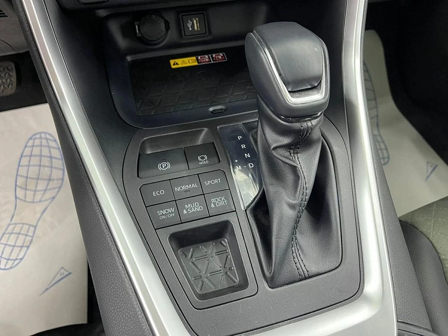 Toyota RAV4, 2024г., полный привод, вариатор