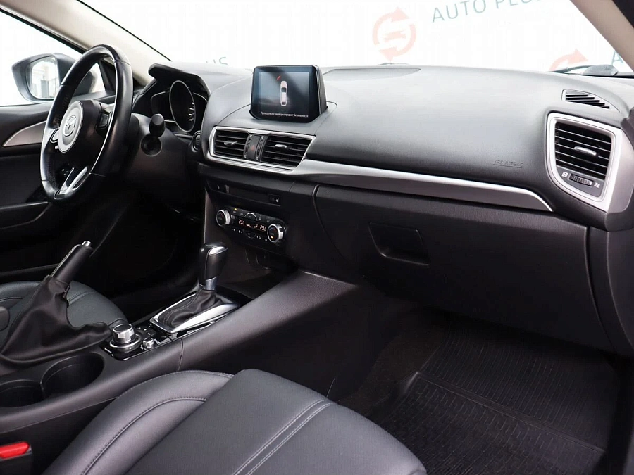 Mazda 3, 2017г., передний привод, автомат