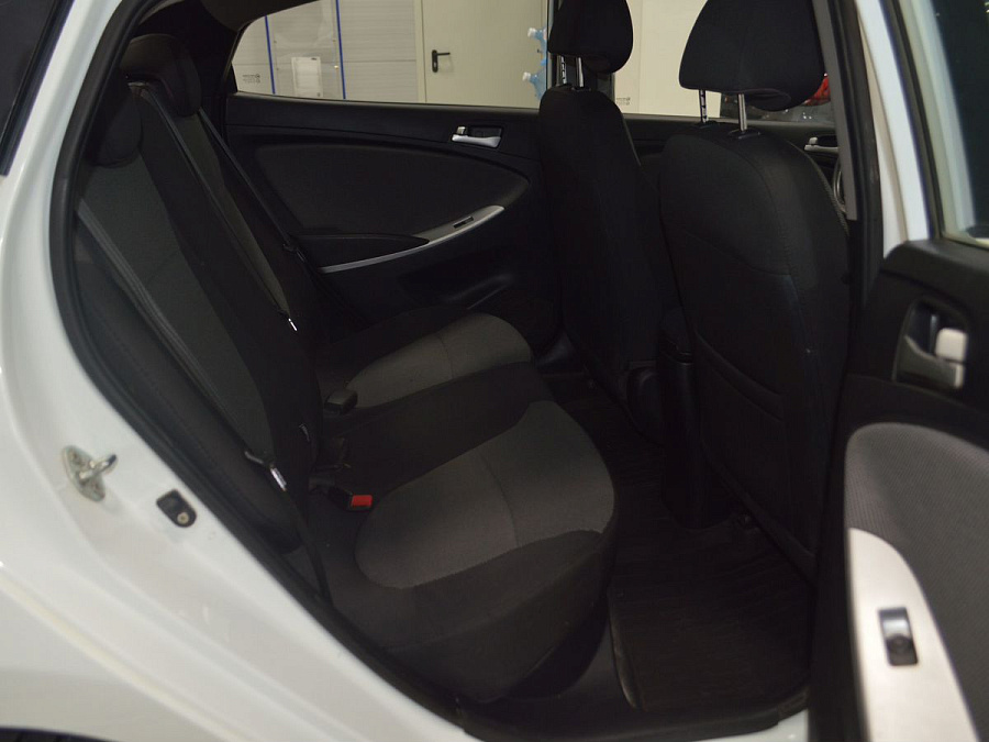 Hyundai Solaris, 2012г., передний привод, механика