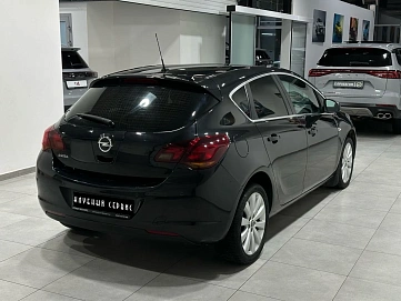Opel Astra, 2011г, передний привод, автомат