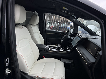 GAC M8, 2023г, передний привод, автомат