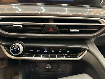 Changan Eado Plus, 2023г, передний привод, робот