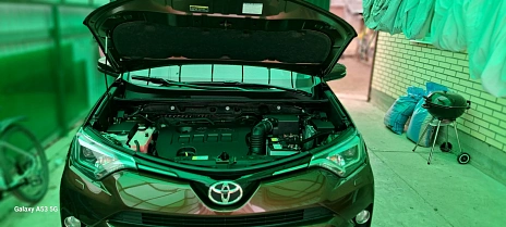 Toyota RAV4, 2017г, полный привод, вариатор