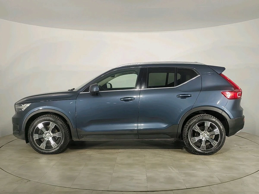 Volvo XC40, 2021г., полный привод, автомат