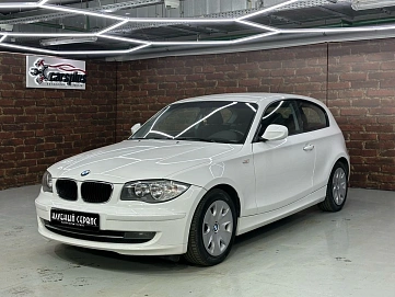 BMW 1 серии, 2011г, задний привод, автомат