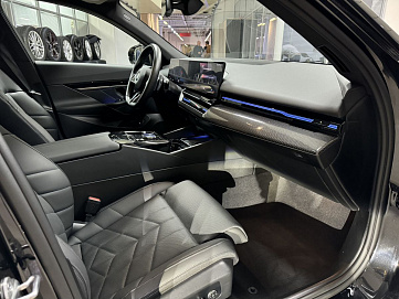 BMW 5 серии, 2024г, полный привод, автомат