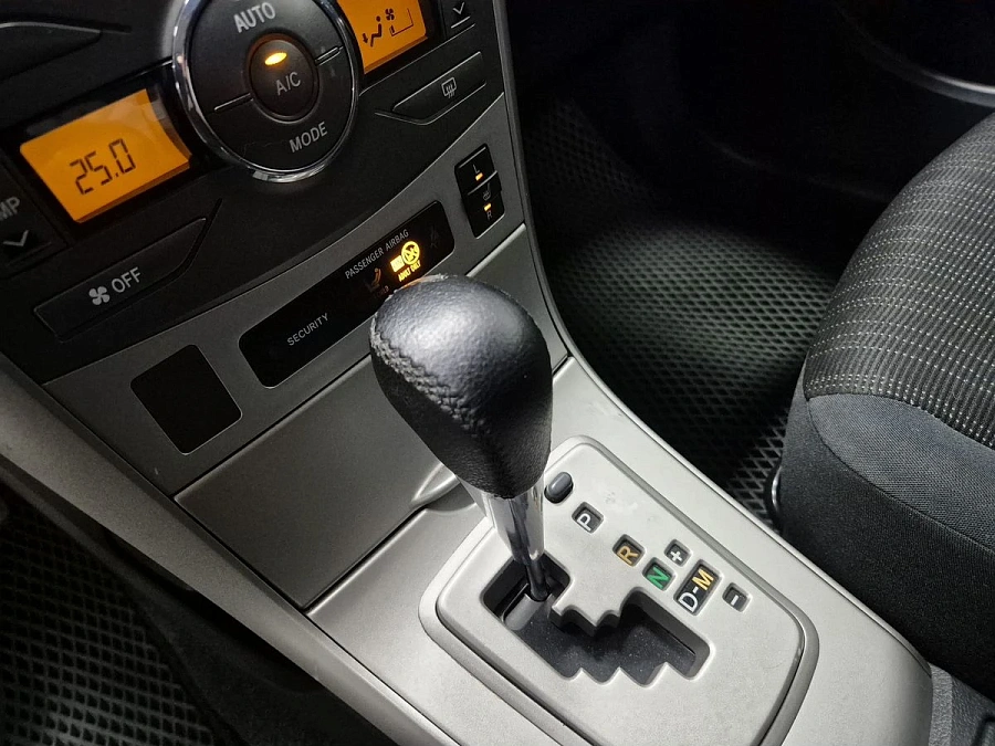 Toyota Corolla, 2008г., передний привод, автомат