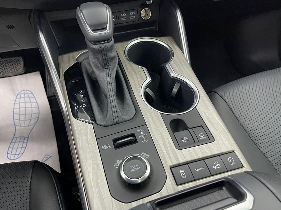 Toyota Highlander, 2024г., полный привод, автомат