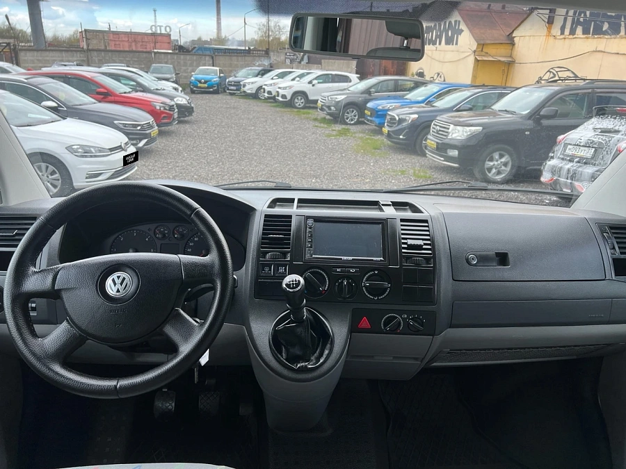 Volkswagen Caravelle, 2009г., передний привод, механика