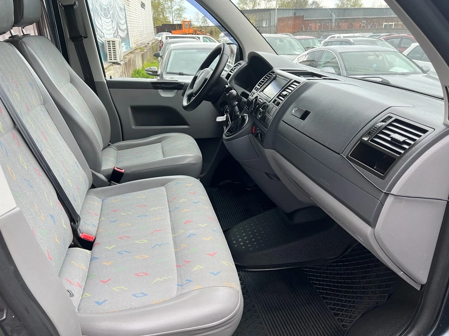 Volkswagen Caravelle, 2009г., передний привод, механика