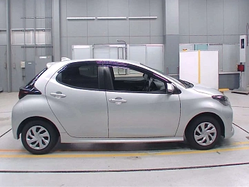 Toyota Yaris, 2022г, передний привод, вариатор