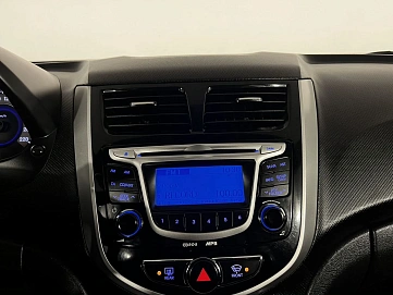 Hyundai Solaris, 2011г, передний привод, автомат