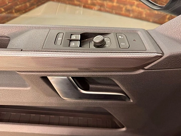 Volkswagen Multivan, 2022г, полный привод, робот