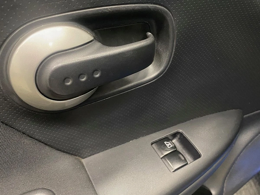 Nissan Note, 2010г., передний привод, механика