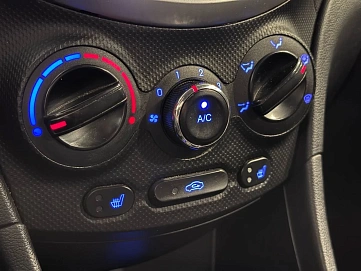 Hyundai Solaris, 2013г, передний привод, автомат