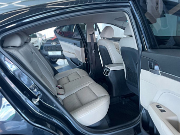 Hyundai Elantra, 2018г, передний привод, автомат
