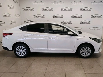 Hyundai Solaris, 2021г, передний привод, автомат