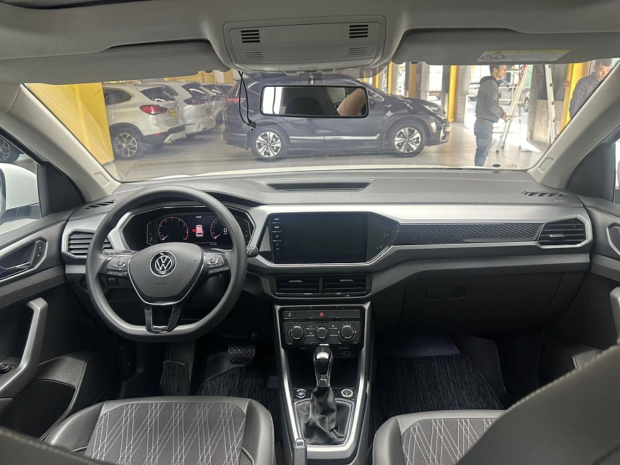 Volkswagen T-Cross, 2022г., передний привод, автомат