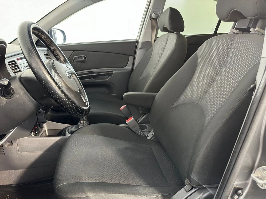 Kia Rio, 2009г., передний привод, механика
