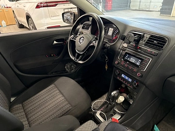 Volkswagen Polo, 2018г, передний привод, автомат