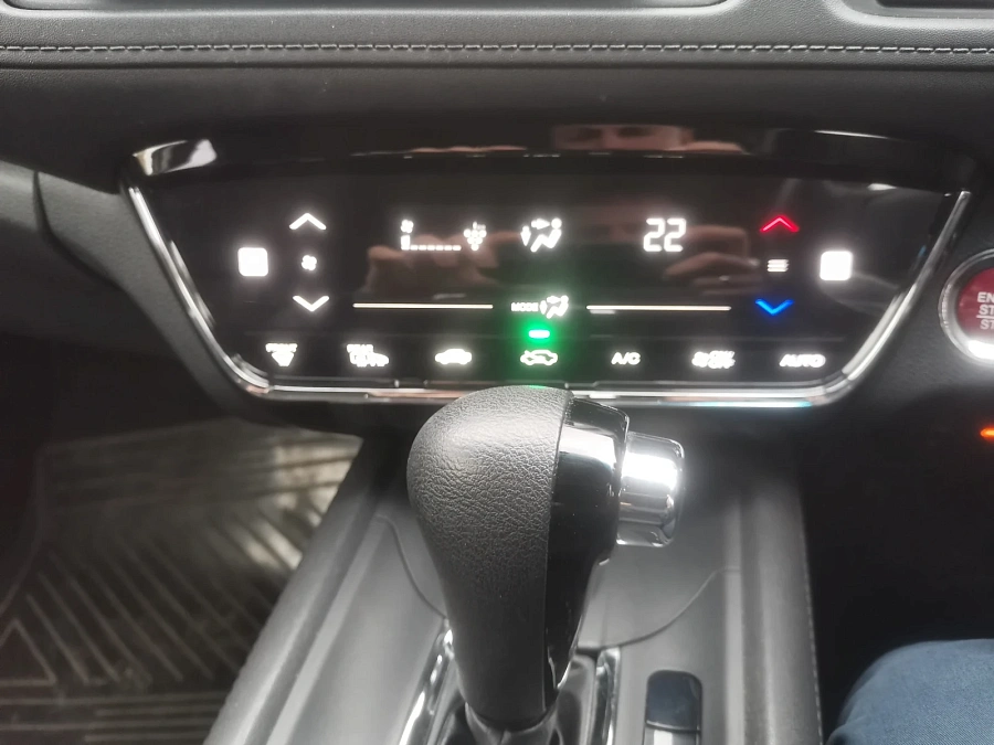 Honda Vezel, 2016г., передний привод, вариатор