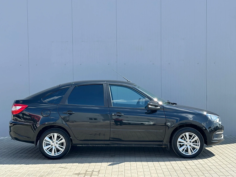 Lada (ВАЗ) Granta, 2023г., передний привод, механика