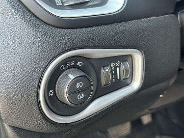 Jeep Renegade, 2018г, передний привод, робот