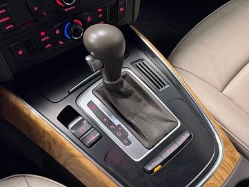 Audi Q5, 2010г, передний привод, автомат