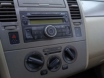 Nissan Tiida, 2010г., передний привод, автомат