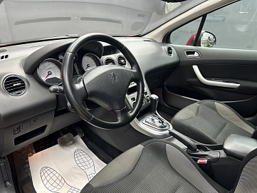 Peugeot 308, 2008г, передний привод, автомат