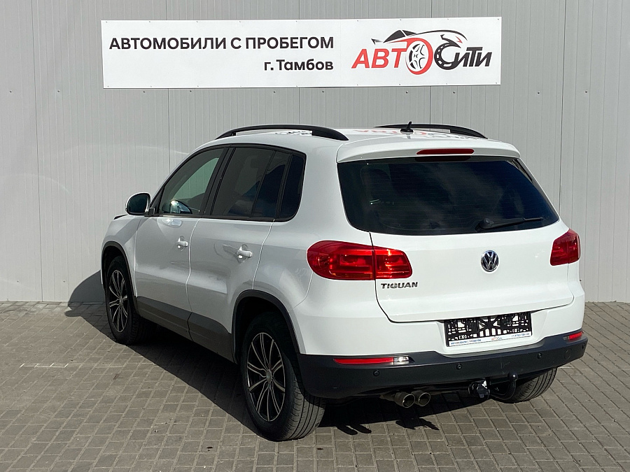 Volkswagen Tiguan, 2014г., передний привод, робот