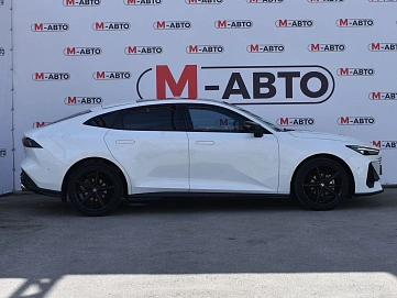 Changan UNI-V, 2024г., передний привод, робот