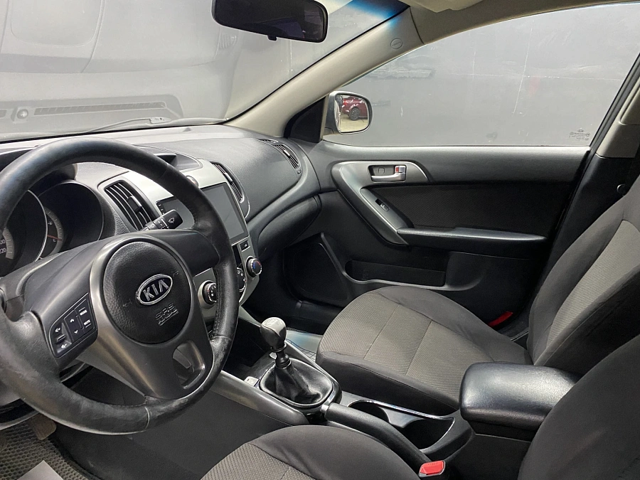 Kia Cerato, 2010г., передний привод, механика