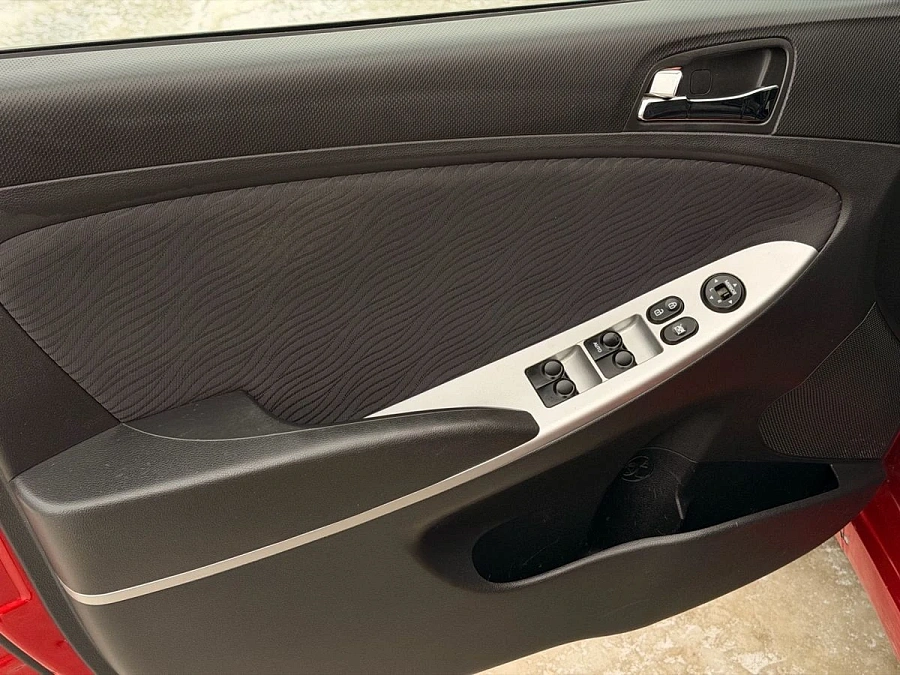 Hyundai Solaris, 2012г., передний привод, механика