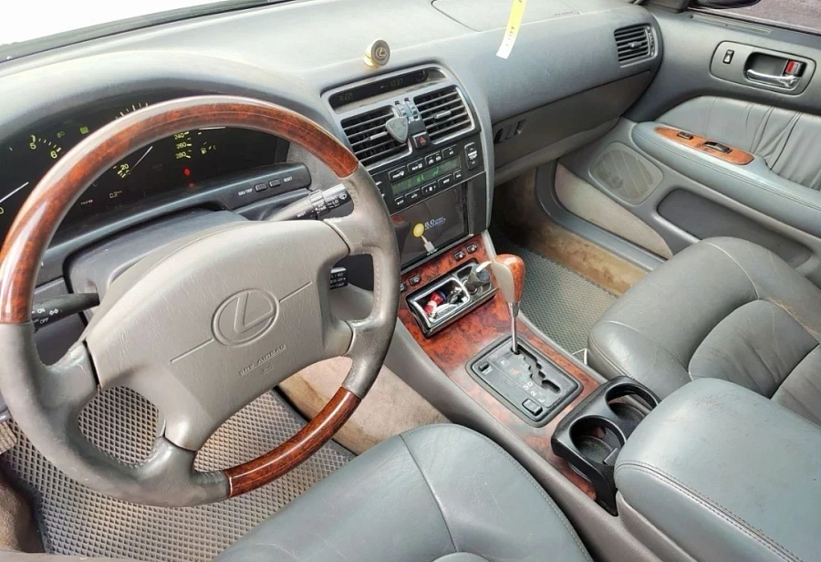 Lexus LS, 1994г., задний привод, автомат
