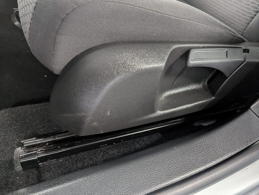 Volkswagen Golf, 2011г., передний привод, робот