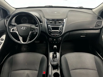 Hyundai Solaris, 2015г, передний привод, автомат